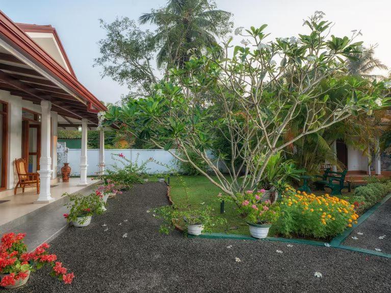 Araliya Villa Moragalla Extérieur photo